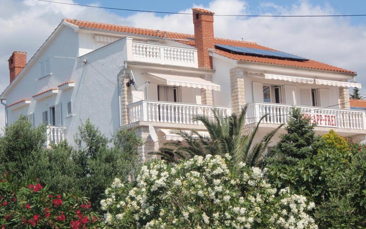 Apartments Vuksan Раб Екстер'єр фото
